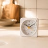 往年の名作「AB1(1987年)」をベースに再現 BRAUN ALARM CLOCK WHITE BC02XW （ブラウン置き時計 アナログアラームクロックホワイト）