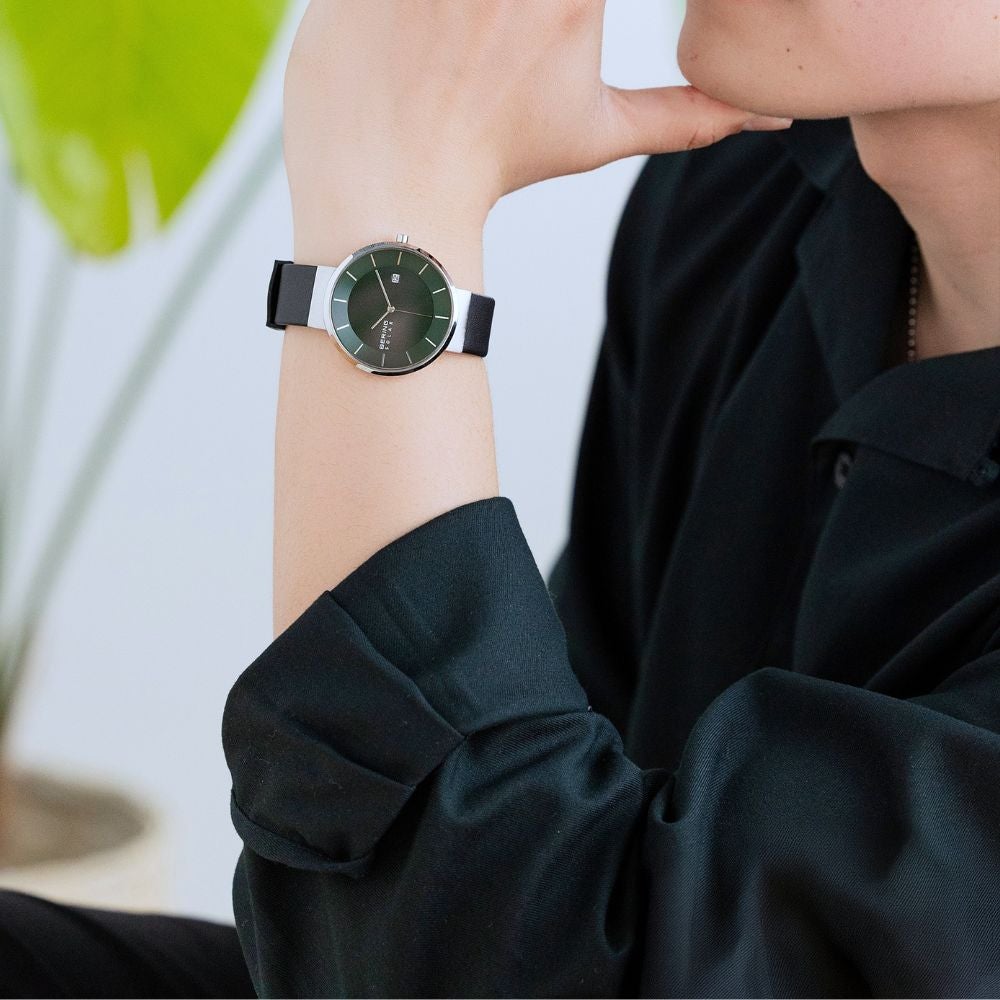 BERING Unisex Scandinavian Solar Deep green 14639-409 （ベーリング メンズユニセックス腕時計 ソーラー ディープグリーン）