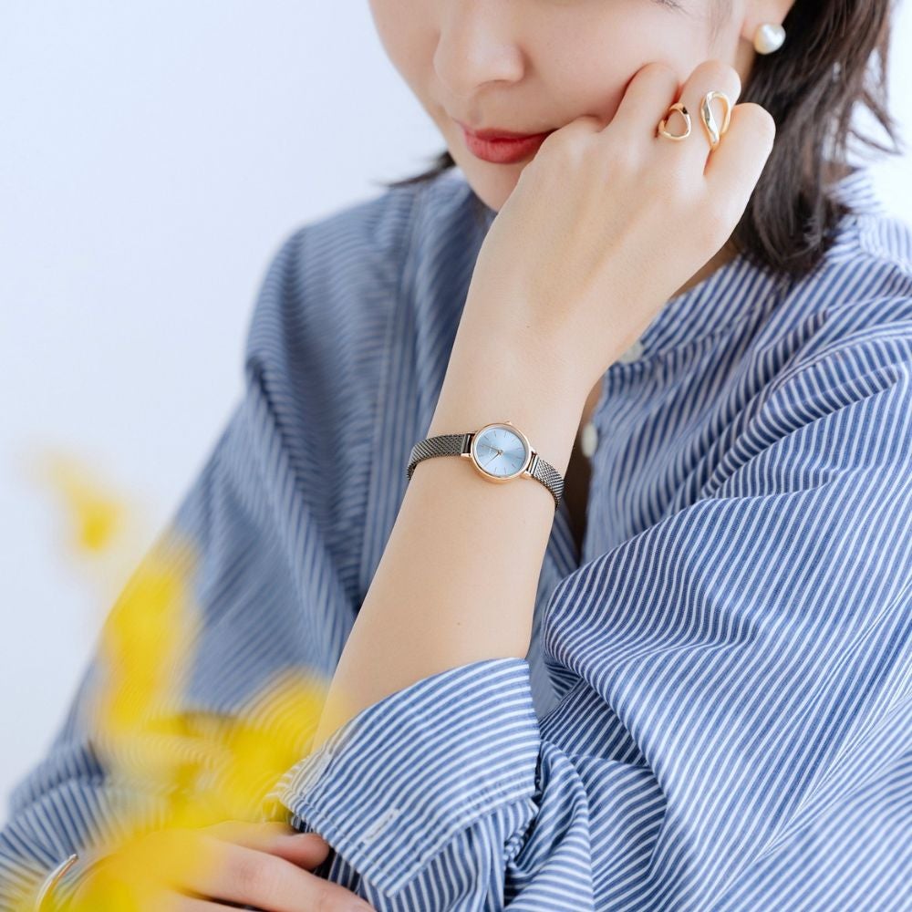 BERING Ladies Classic Mini Ice Blue 11022-368 (ベーリング レディース腕時計 クラシックミニ アイスブルー)