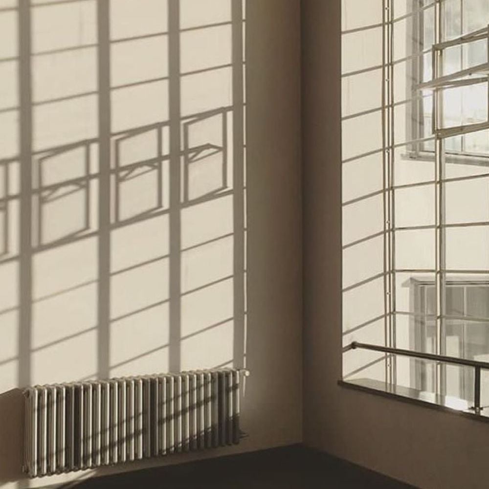 バウハウスデッサウ校舎誕生100周年記念 Bauhaus Walter Gropius (バウハウス・ヴァルター・グロピウス) FRAUEN AM BAUHAUS（フラウエン・アム・バウハウス）シリーズ レディース ユニセックス腕時計 WGNL002-05