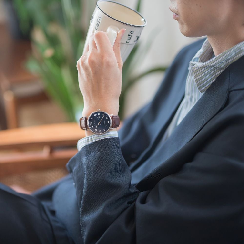 BERING Mens Unisex Air Titanium Navy×Brown 18640-505 （ベーリング メンズ ユニセックス 腕時計 エアチタニウム 青文字盤×ブラウンレザー）