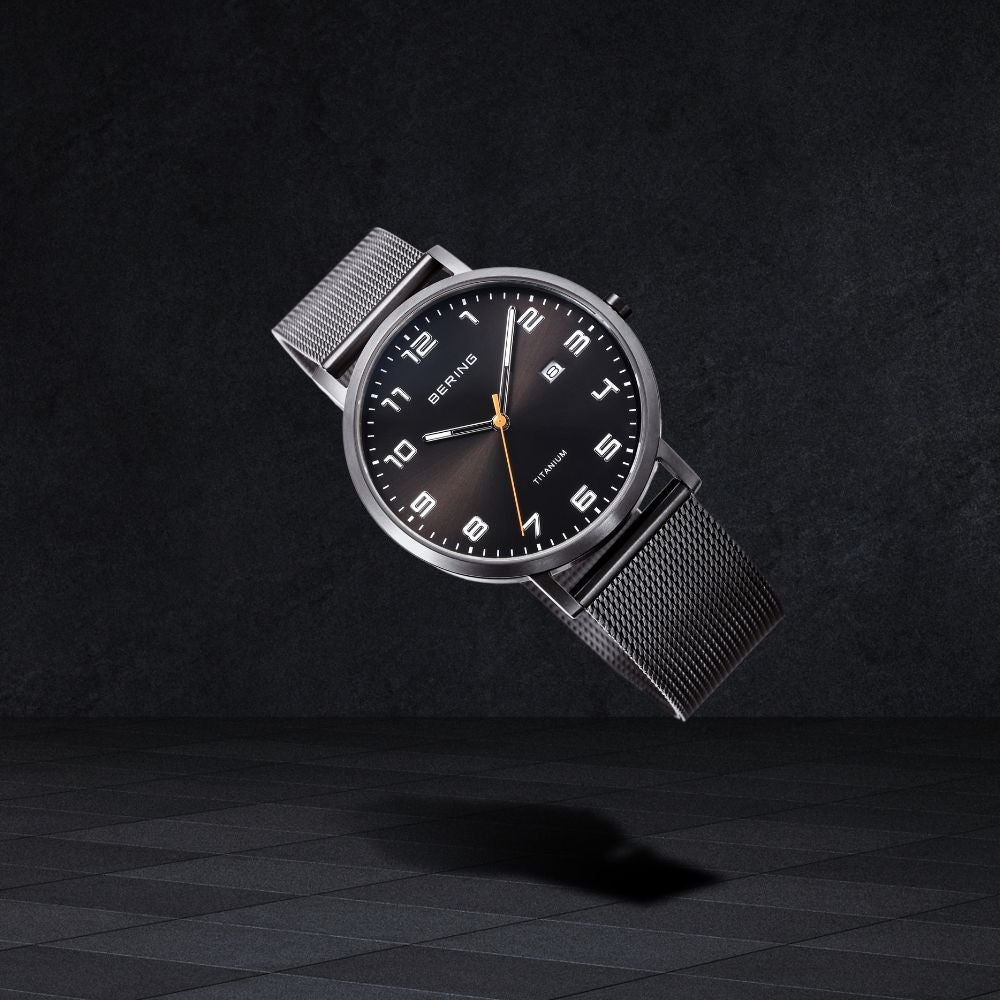 BERING Mens Unisex Air Titanium Black×Gray 18640-377 （ベーリング メンズ ユニセックス 腕時計 エアチタニウム 黒文字盤×グレーメッシュベルト）